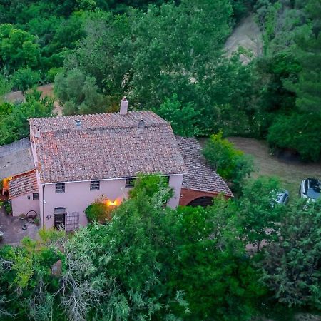 La Casa Nel Bosco Vila Lari Exterior foto